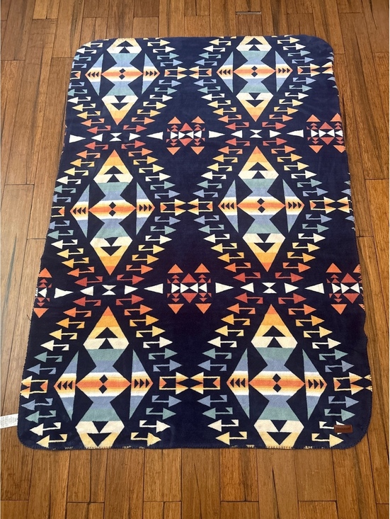 Pendleton Other - Pendleton Geometric Patterned Fleece Throw Blanket 48x70 Southwest Aztec